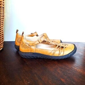 NWOT JBU Sahara T Strap Yellow Mary Jane Casual Flats Shoe w Memory Foam Leather